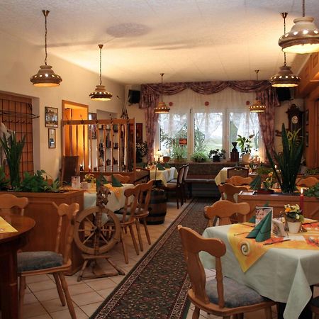 Familienhotel Zur Linde Panschwitz-Kuckau Екстериор снимка