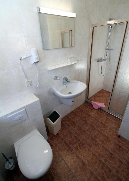 Familienhotel Zur Linde Panschwitz-Kuckau Стая снимка