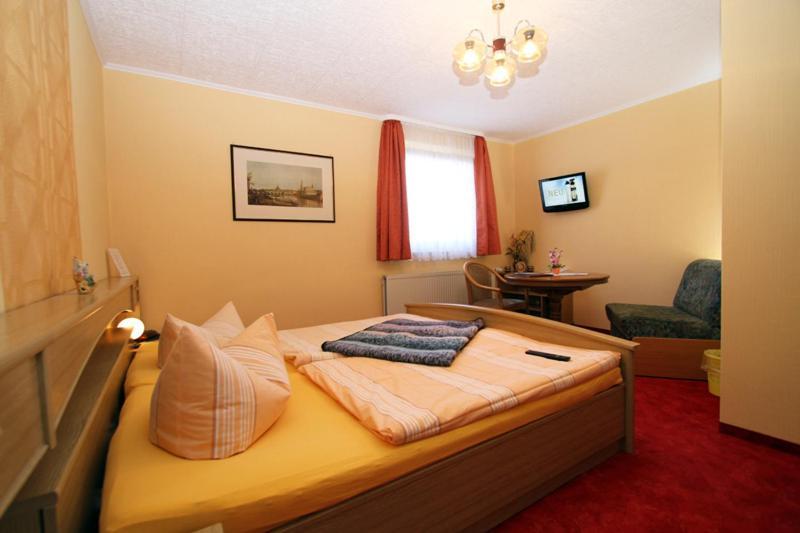 Familienhotel Zur Linde Panschwitz-Kuckau Стая снимка