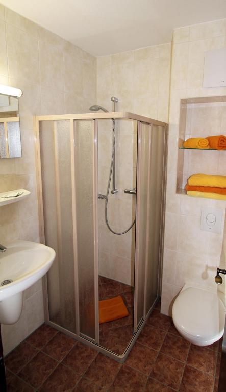 Familienhotel Zur Linde Panschwitz-Kuckau Стая снимка