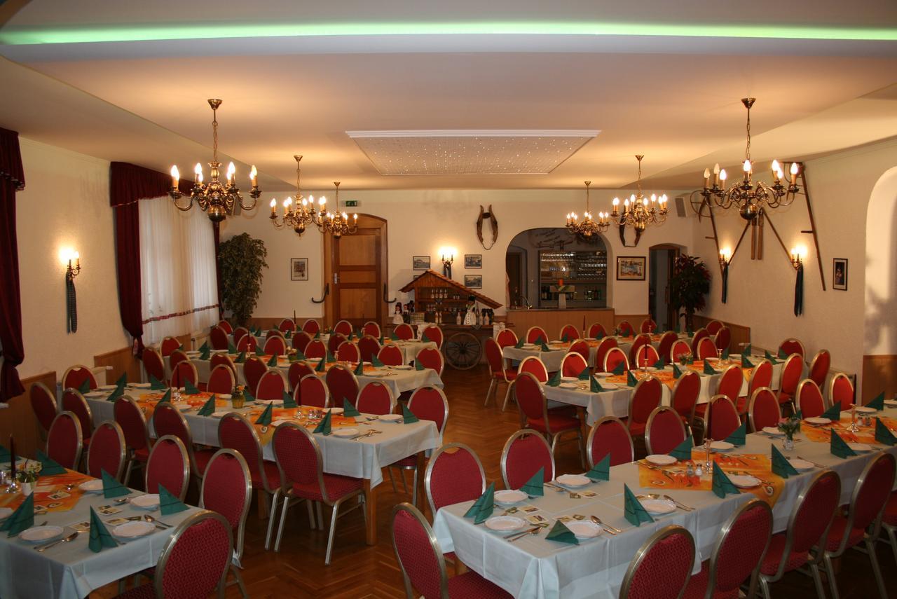 Familienhotel Zur Linde Panschwitz-Kuckau Екстериор снимка